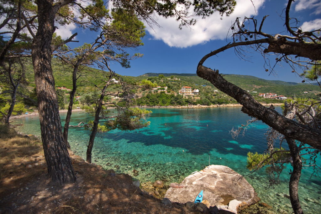 Exploring Alonissos Island: Beaches, Old Town and Villas-ganbendhh